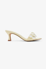 Load image into Gallery viewer, Mother of Pearl Kitten Heel