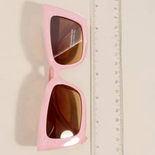 Load image into Gallery viewer, Thick Cat Eye Frame Sunglasses