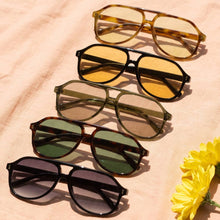 Load image into Gallery viewer, Retro Navigator Aviator Sunglasses With Tinted Lens
