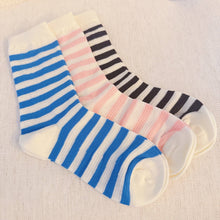 Load image into Gallery viewer, Urban Stripes Socks
