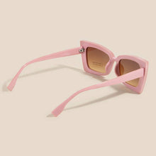Load image into Gallery viewer, Thick Cat Eye Frame Sunglasses
