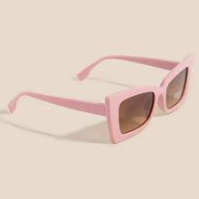Load image into Gallery viewer, Thick Cat Eye Frame Sunglasses
