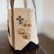 Load image into Gallery viewer, Artisan Color Muse Cross Brooch Pin
