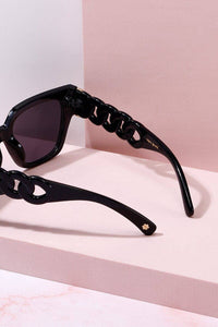 Vacay Mode Activated Sunglasses: Black/Black