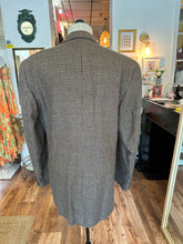 Load image into Gallery viewer, Vintage Burberry Houndstooth Men’s Wool Blazer
