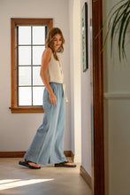 Load image into Gallery viewer, Light Wash Denim Wide Leg Pants
