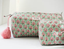 Load image into Gallery viewer, Aloe blooms print travel/makeup/organizer/bag
