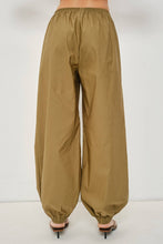 Load image into Gallery viewer, Gemma Balloon Pants
