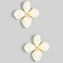 Load image into Gallery viewer, Resin Flower Stud Earrings
