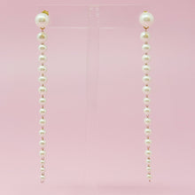 Load image into Gallery viewer, Gradiant Long Pearl Drop Earrings
