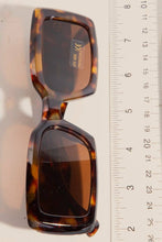 Load image into Gallery viewer, Thick Rectangular Frame Sunglasses
