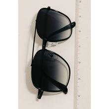 Load image into Gallery viewer, Metallic Wire Frame Aviator Sunglasses
