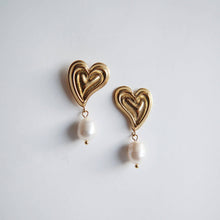 Load image into Gallery viewer, Pearl Drop Heart Earrings
