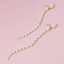 Load image into Gallery viewer, Gradiant Long Pearl Drop Earrings
