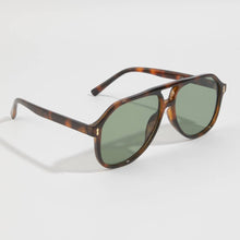 Load image into Gallery viewer, Retro Navigator Aviator Sunglasses With Tinted Lens
